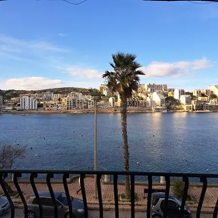 Apartment Seafront In