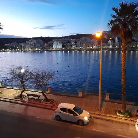 アパート Seafront In セント・ポールズ・ベイ